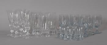 PARTI GLAS, ca 24 delar.     