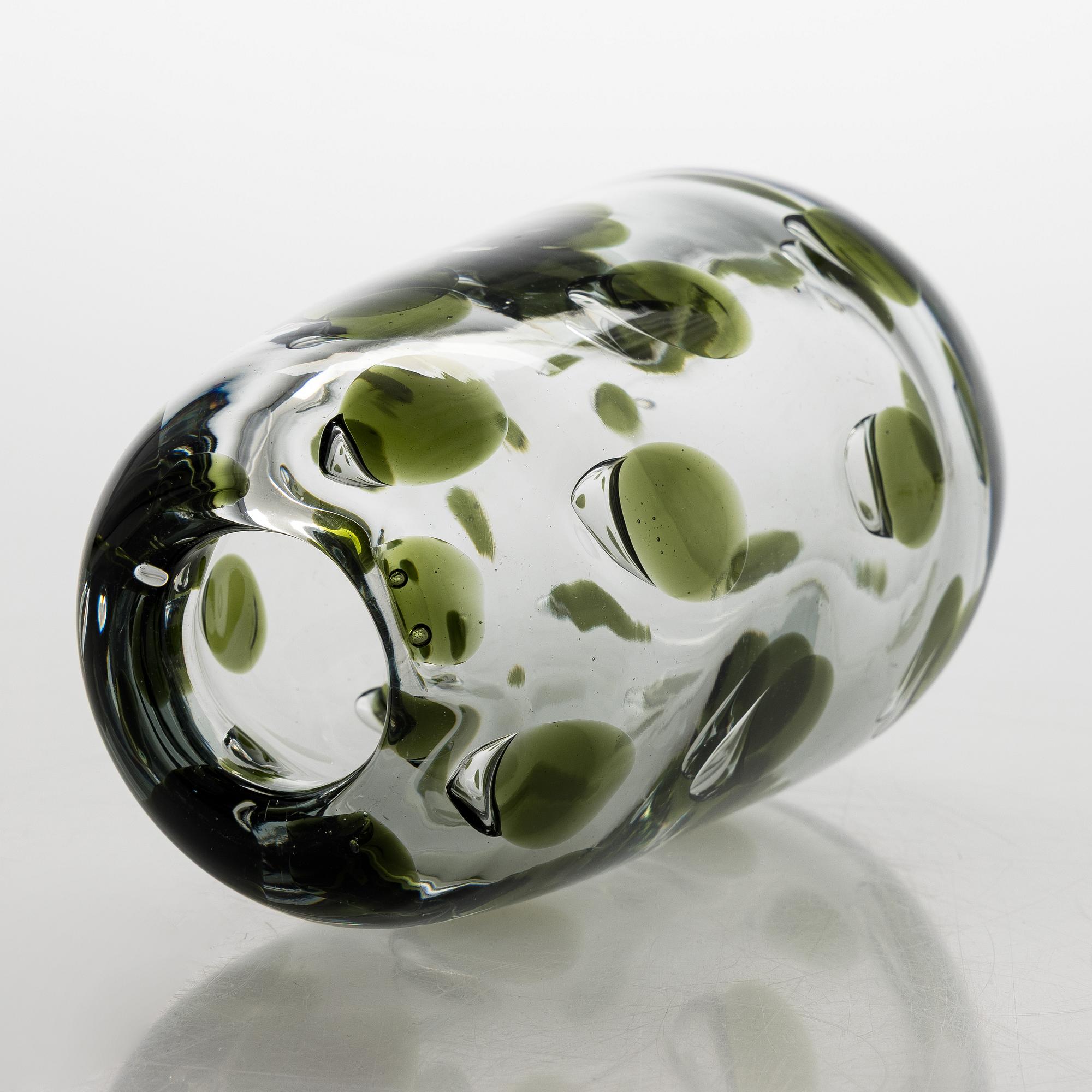 Saara Hopea, vase, “Panther”, signed S. Hopea Nuutajärvi Notsjö -55.