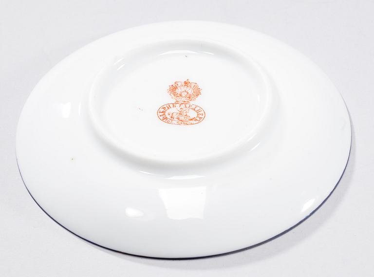 KAFFEKOPPAR MED FAT, 8 st, porslin, Gardner, Ryssland 1880-1890.