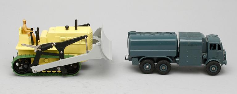 LEKSAKSFORDON, 10 delar, Dinky Toys.