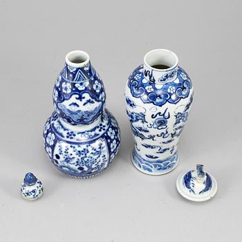 Two blue and white vases with covers, Qing dynasty, Qianlong (1736-95).