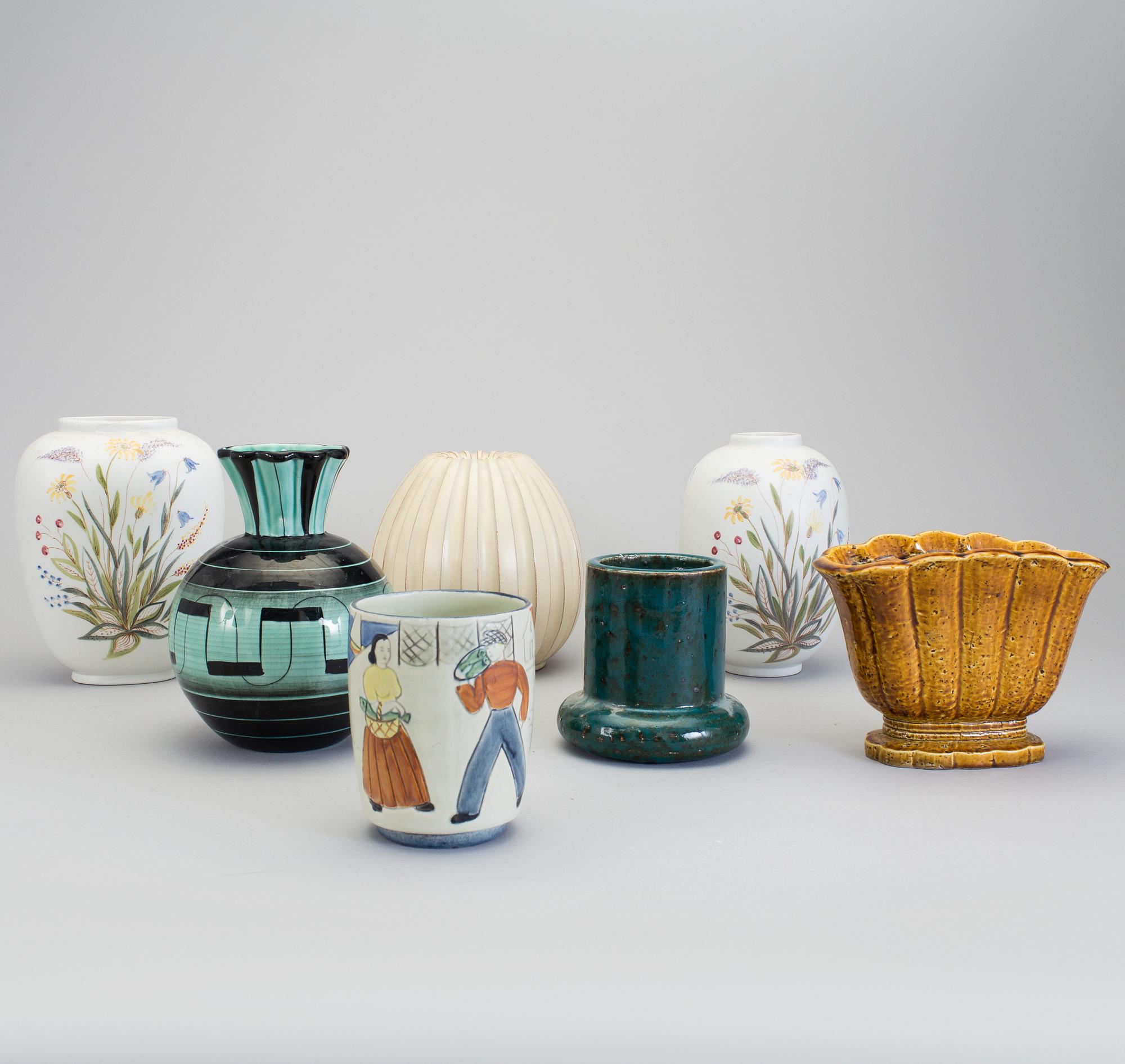 SAMLING SVENSK KERAMIK, 7 delar, bla Ilse Claesson och Gunnar Nylund, 1930-60-tal.