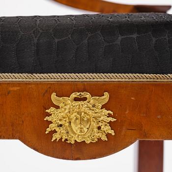 Karmstolar, ett par, Stockholmsarbeten 1800-talets första hälft, Empire.