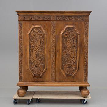 SKÅP, barockstil, 1900-talets första hälft.