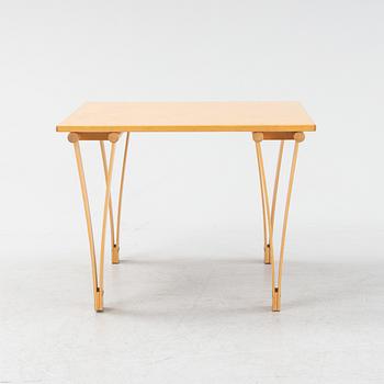 Soffbord/sidobord, masurbjörk, 1900-talets slut.