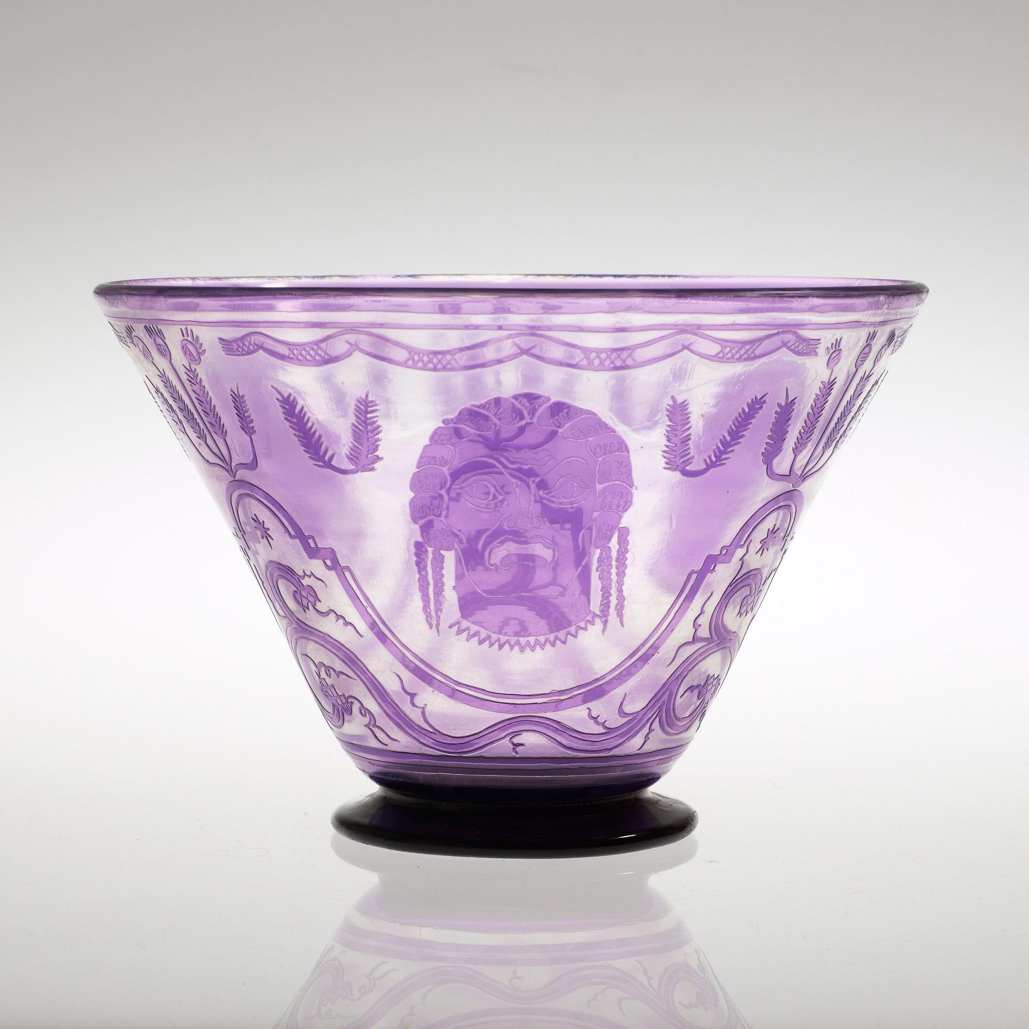 A Peder Nyblom cameo glass vase, probably Orrefors, 1924.