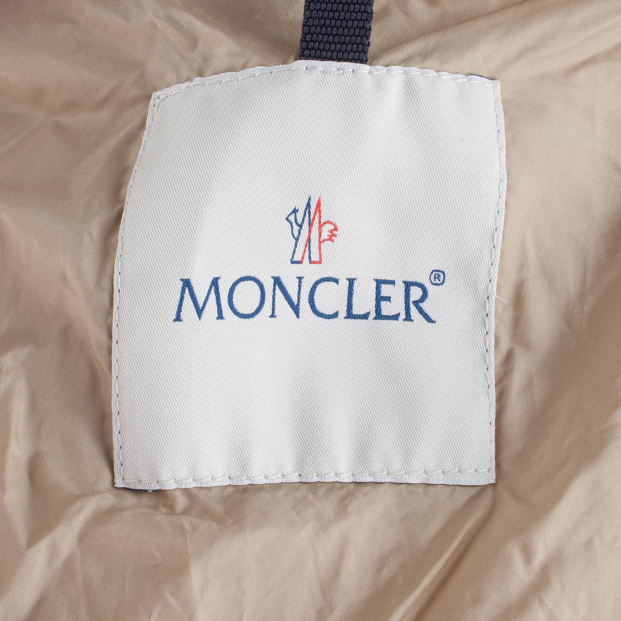 JACKA, Moncler.