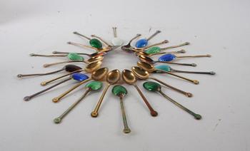 MOCCASKEDAR, 26 st, silver, C.G Hallberg, emaljerade.