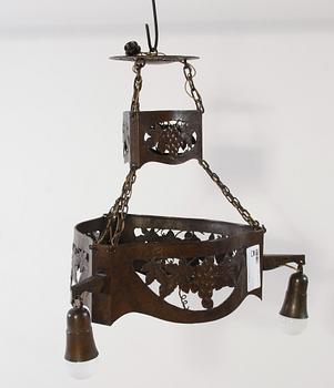 TAKARMATUR, Jugend, 1900-talets första hälft.