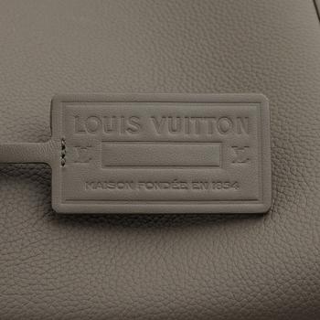 Louis Vuitton, clutch, Takeoff Pouch, 2022.