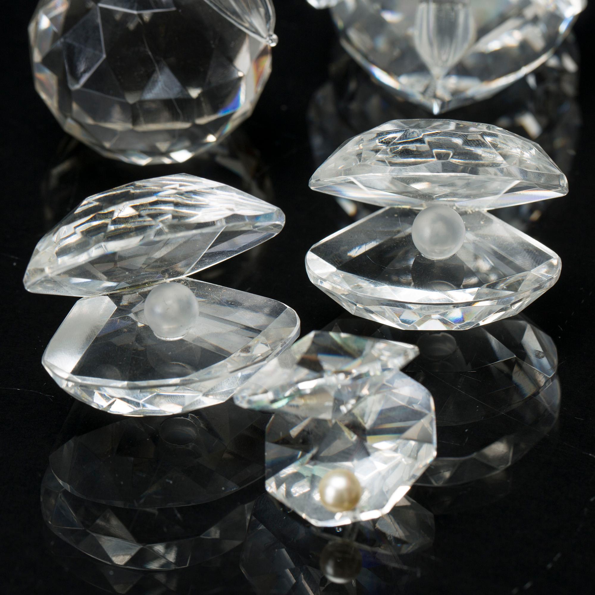 17 GLASS FIGURINES SOME MARKED SWAROVSKI.