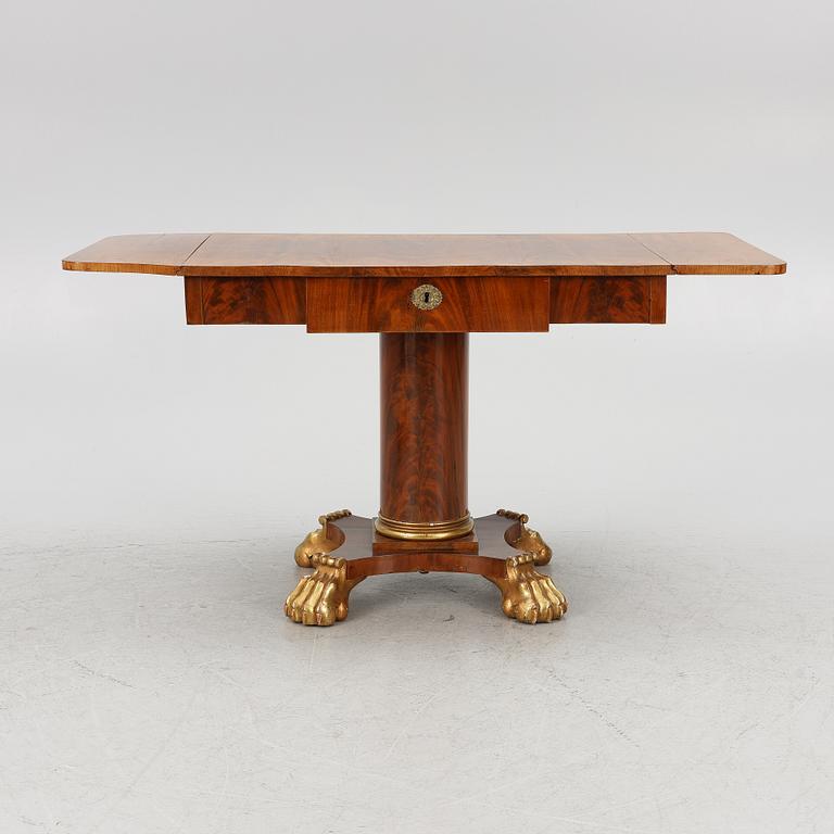 A center table, Karl Johan, first half of the 19th century.