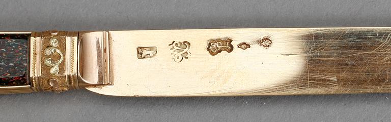 FRUKTKNIVAR, ett par, bl a guld, empire, 1800-talets första hälft.