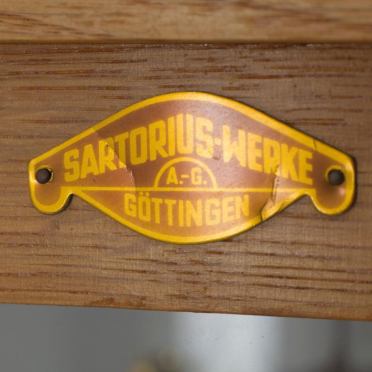 LABORATORIEVÅG, Sartorius-Werke Göttingen, 1900-talets första hälft.