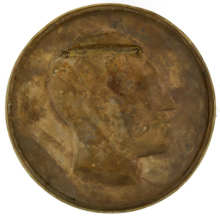 VÄGGFAT, brons, signerad Olof Ahlberg, gjutare Karl Bergman. Daterad 1937.