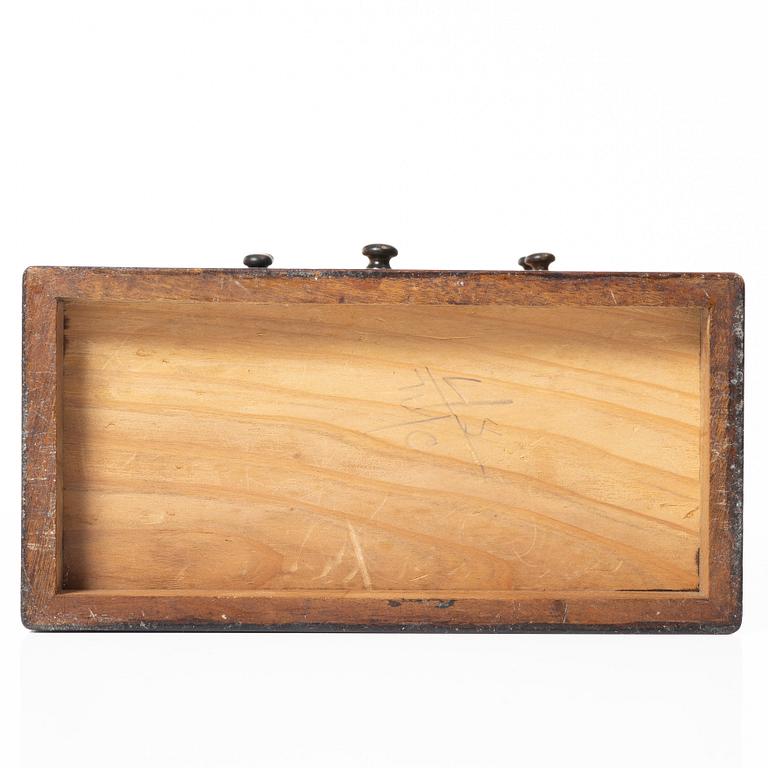 Miniatyrbyrå, trä, Japan, 1900-talets första hälft.