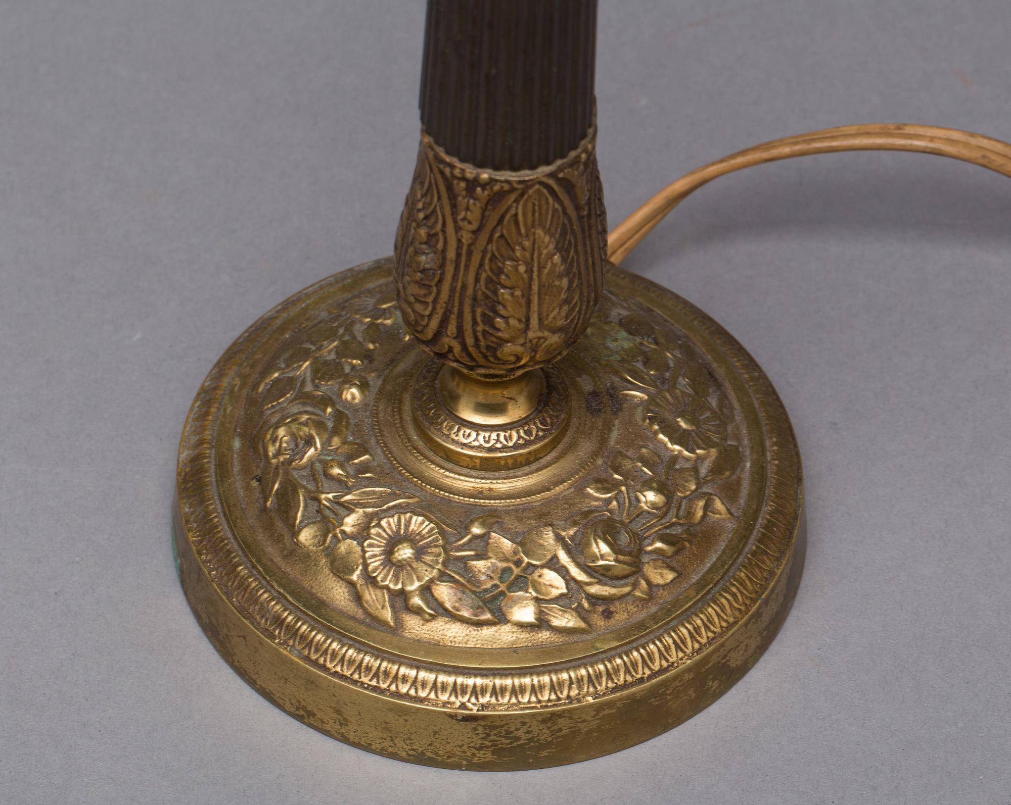 BORDSLAMPA, empirestil, 1900-talets första hälft.