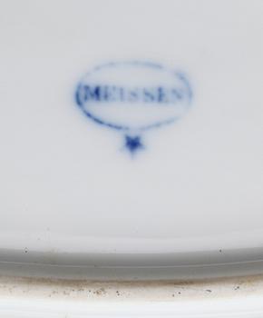 STEKFAT, 2 st, porslin, Meissen, 1900-talets första hälft.