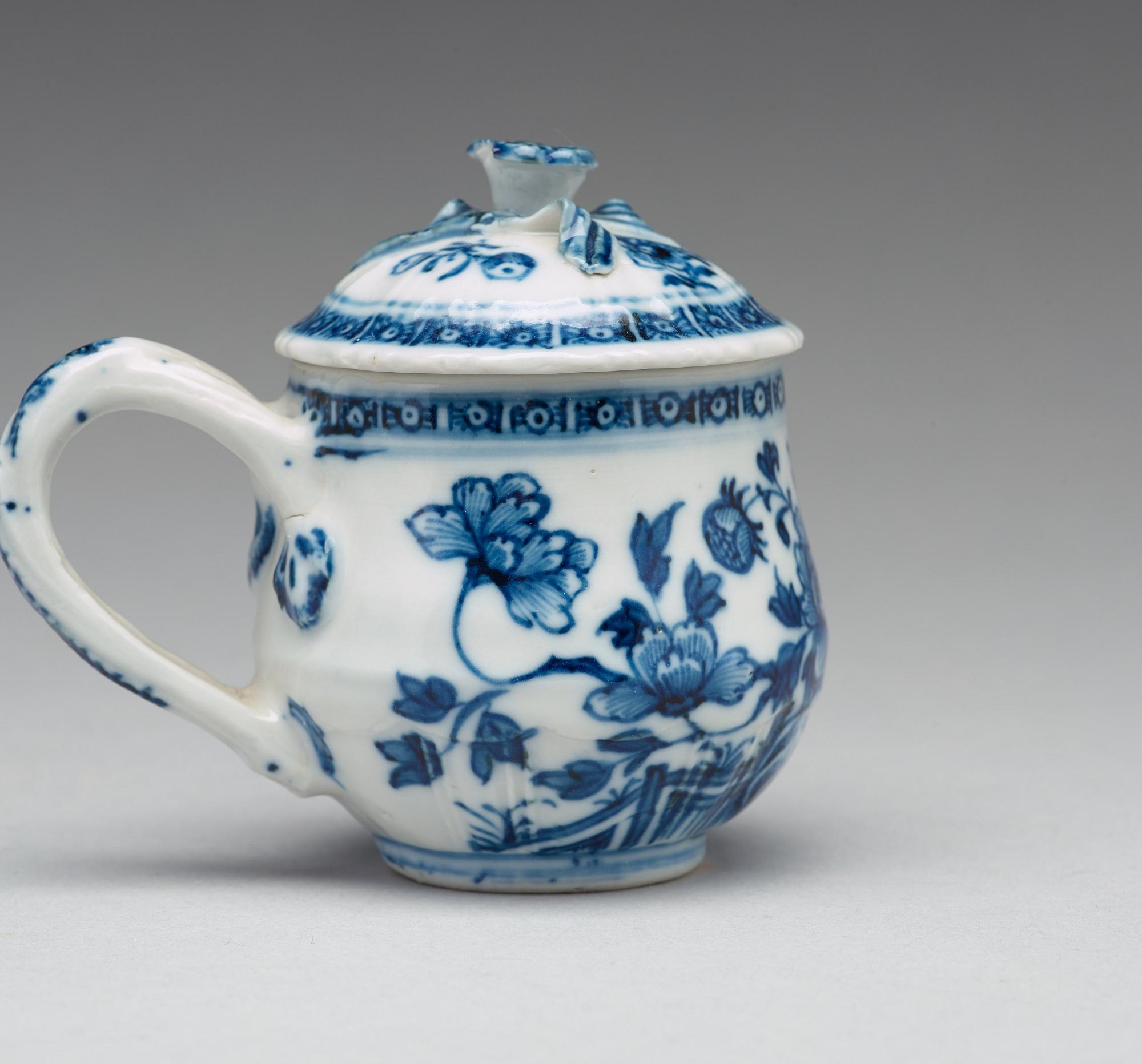 CREMEKOPPAR med LOCK, sex stycken, kompaniporslin. Qing dynastin, Qianlong (1736-95).
