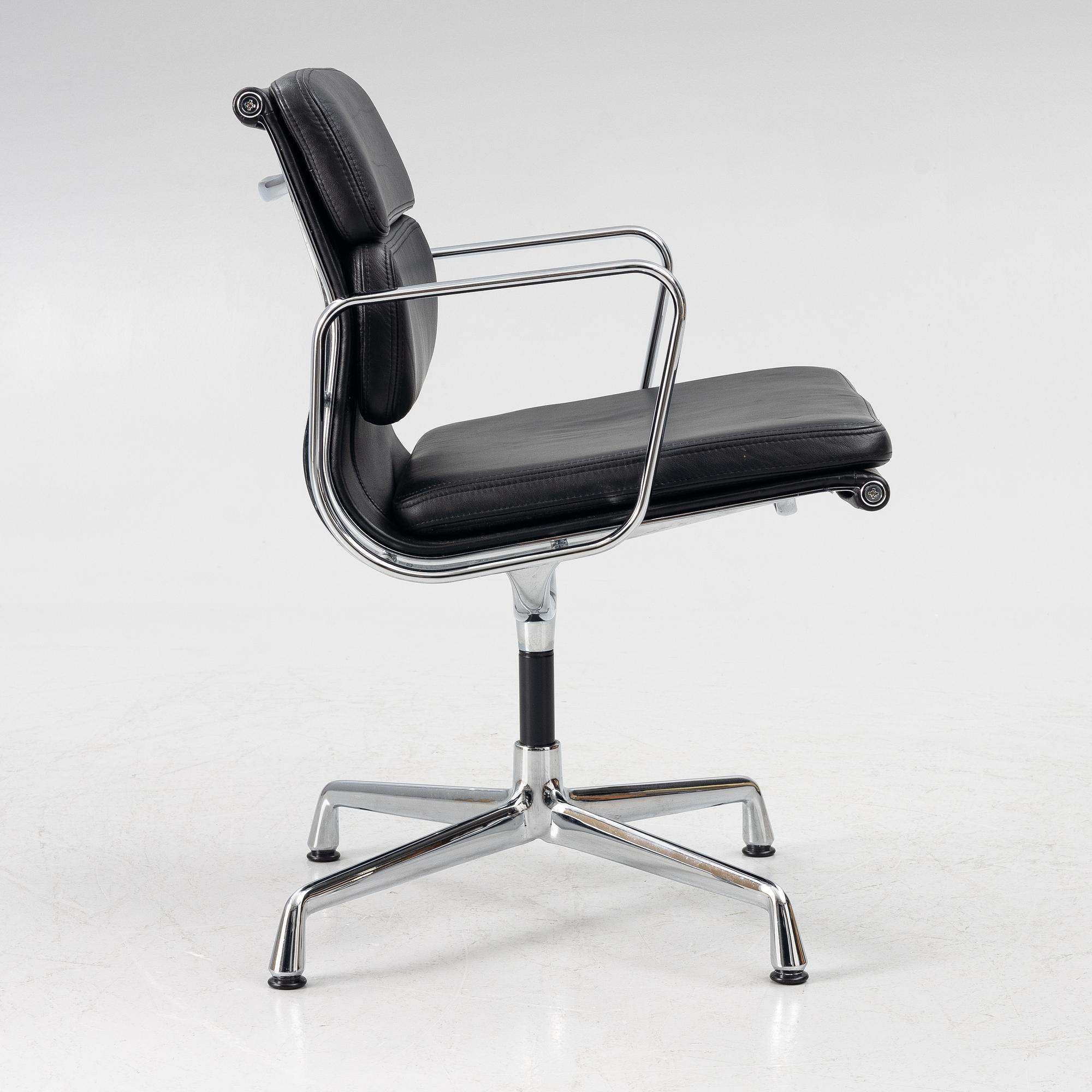 Charles & Ray Eames, a 'Soft Pad Chair EA217', Vitra.