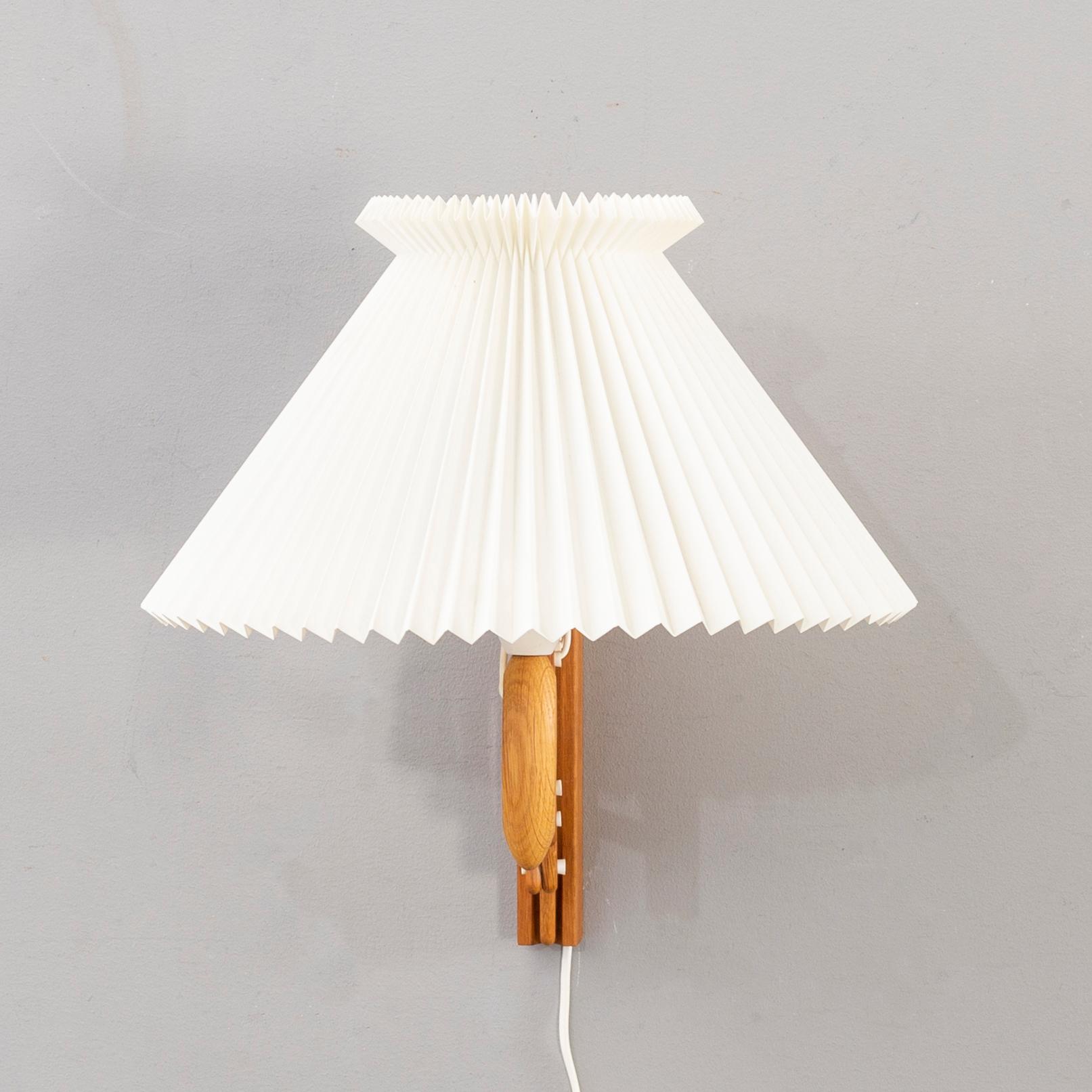 ERIK HANSEN, vägglampa, modell 332/334, Le Klint, Danmark.