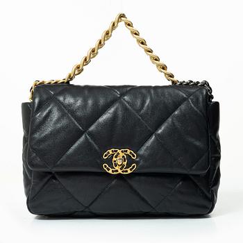 Chanel, Bag, "19 Medium Flap Bag".