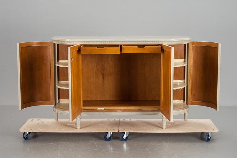 SIDEBOARD, gustaviansk stil, 1900-tal.