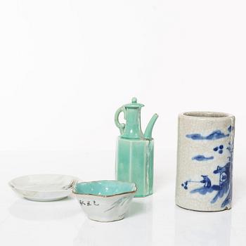 A Chinese porcelain jug with lid, vase, bowl, and serving dish,  18th-19th Century.