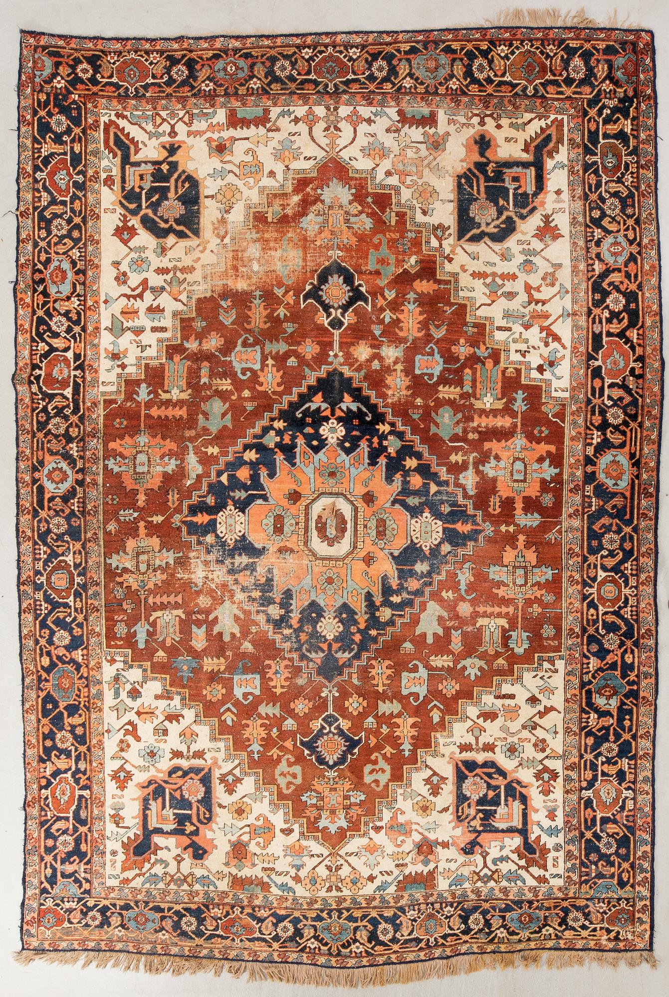 Heriz carpet semi-antique/antique approximately 384x300 cm.