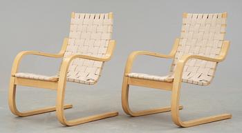 FÅTÖLJER, ett par. Modell 406, Alvar Aalto. Modellen formgiven 1947.