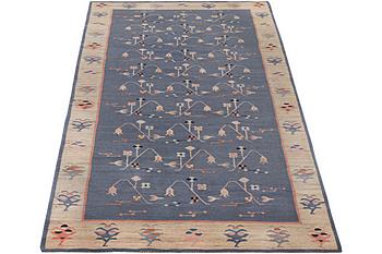 A Bessarabian Kilim carpet, c. 341 x 164 cm.