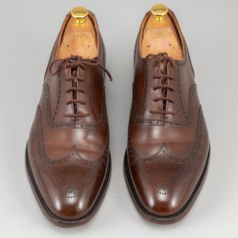 CROCKET & JONES, brogues, Chestnut burnished calf leather sole, England, size 45 (10,5).