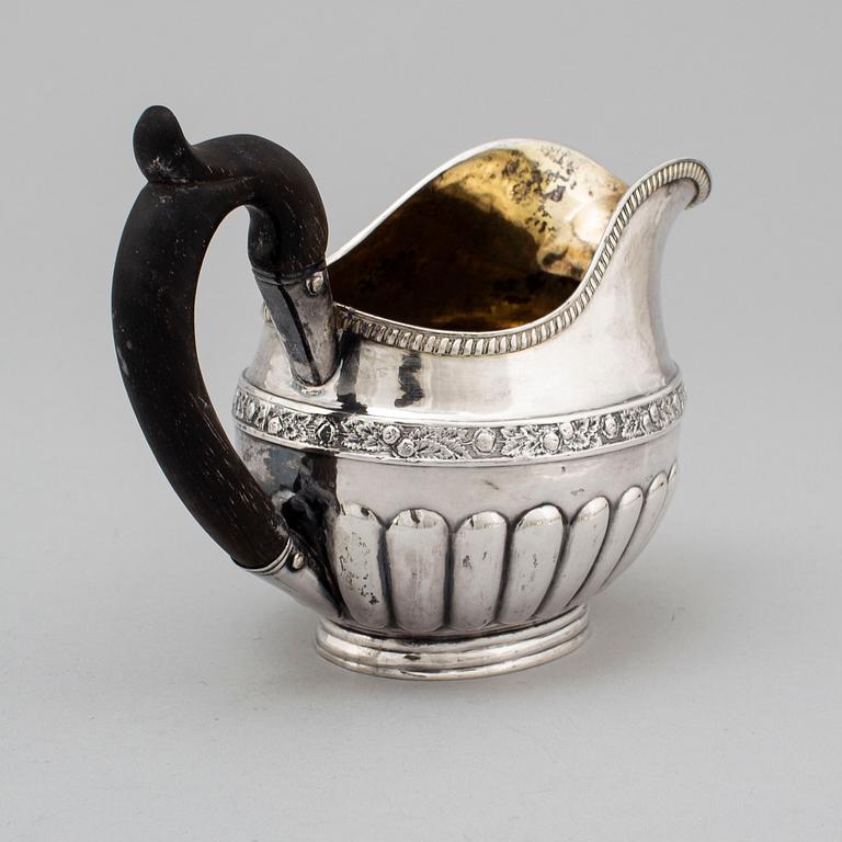 Jonas Auvin möjligen, gräddkanna, silver, S:t Petersburg 1837.