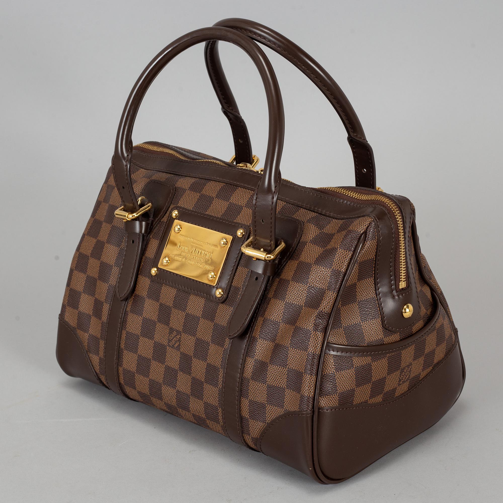 LOUIS VUITTON, a Damier Ebene 'Berkeley' handbag.