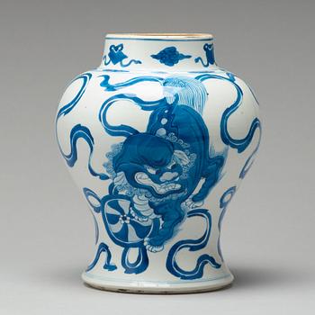 A blue and white vase, Qing dynasty (1664-1912).