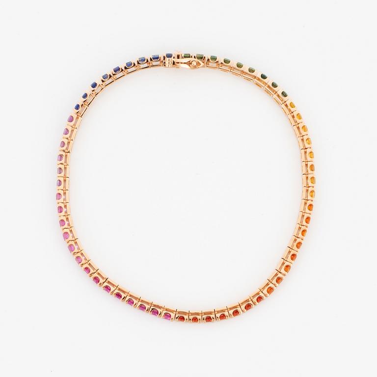 TENNISARMBAND, med multifärgade runda fasettslipade safirer.