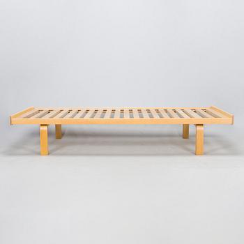 Alvar Aalto, dagbädd/säng, modell 710, Artek, 1900-talets slut.