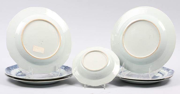 TALLRIKAR, 7 ST, porslin, 1700-tal, Qianlong, Kina.