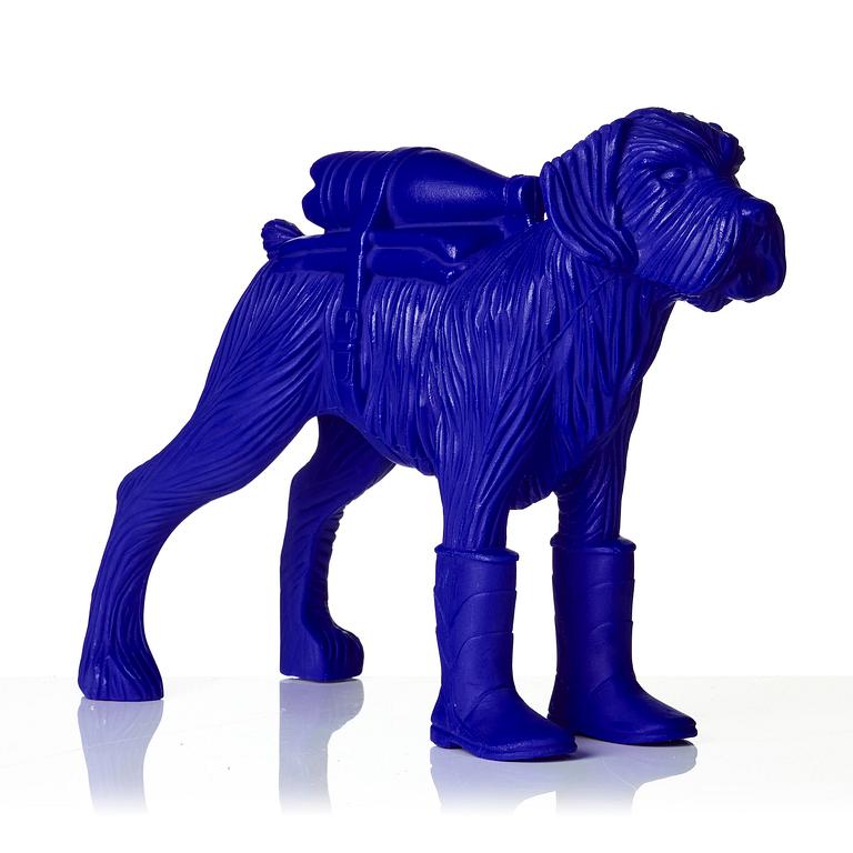 William Sweetlove, "Cloned Schnauzer with water bottle". (Blue).