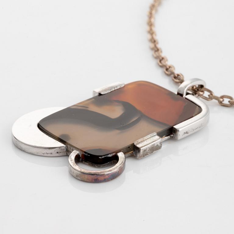 Claës E. Giertta, silver and agate necklace, Stockholm 1994.