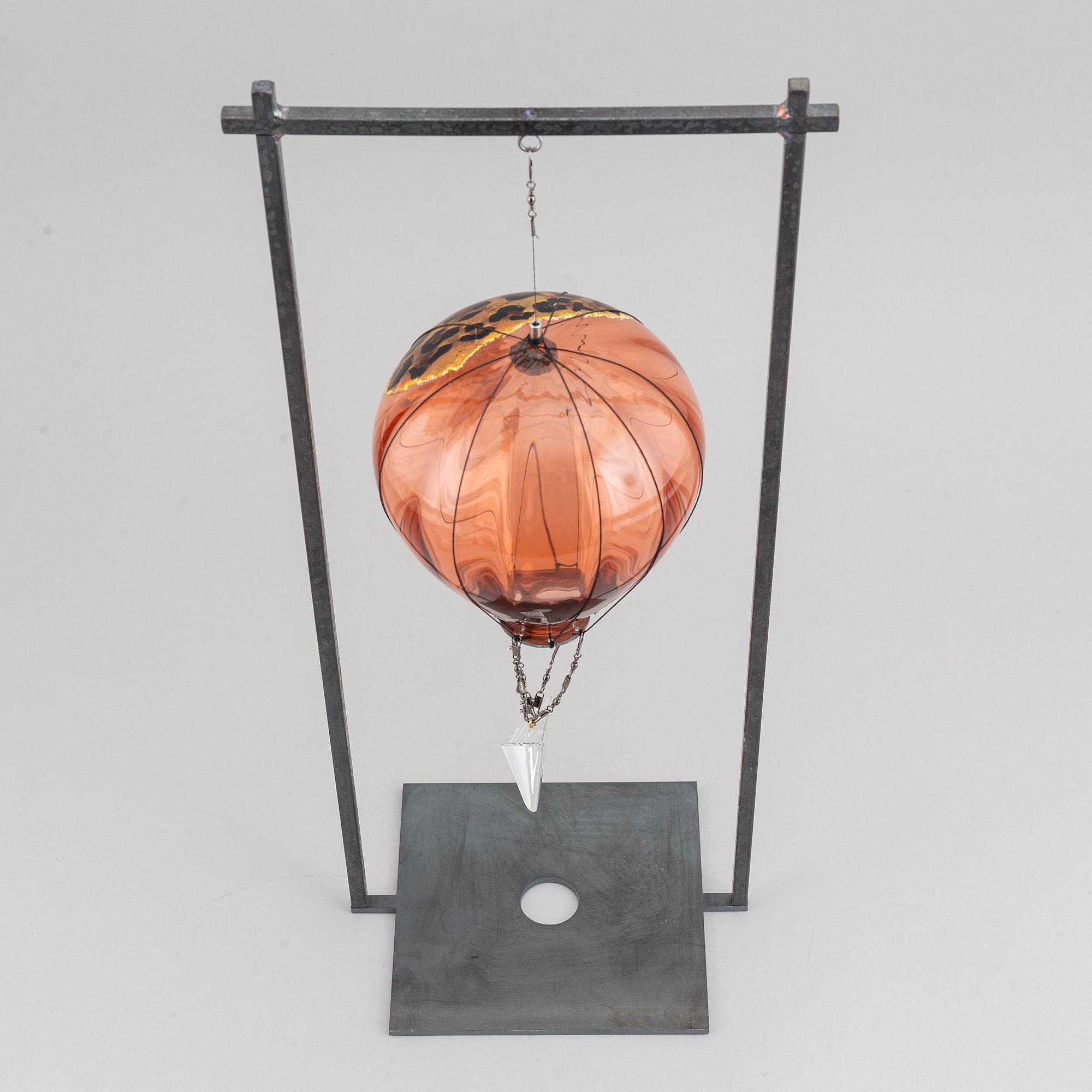 Kjell Engman, skulptur, glas, "Luftballong", signerad och numrerad 54/60.