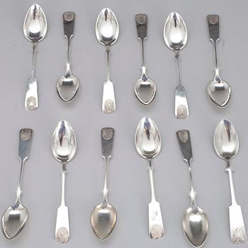 TESKEDAR, 12 st, silver, "Musslan", finska stämplar 1900-talets första hälft. Vikt tot. 144 g.