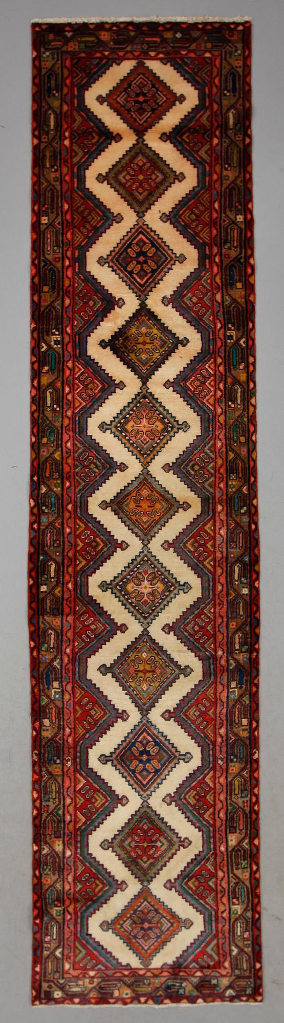 MATTA, Hamadan, ca 370 x 84 cm.