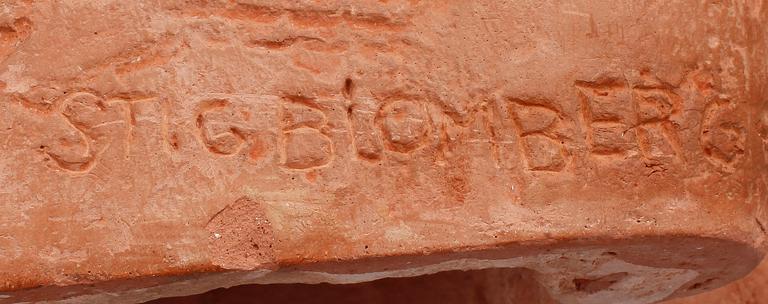 STIG BLOMBERG, skulptur, bemålad gips. Signerad.
