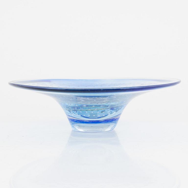 Göran Wärff, a glass bowl, Kosta Boda, Atelier, numered and dated 1991.