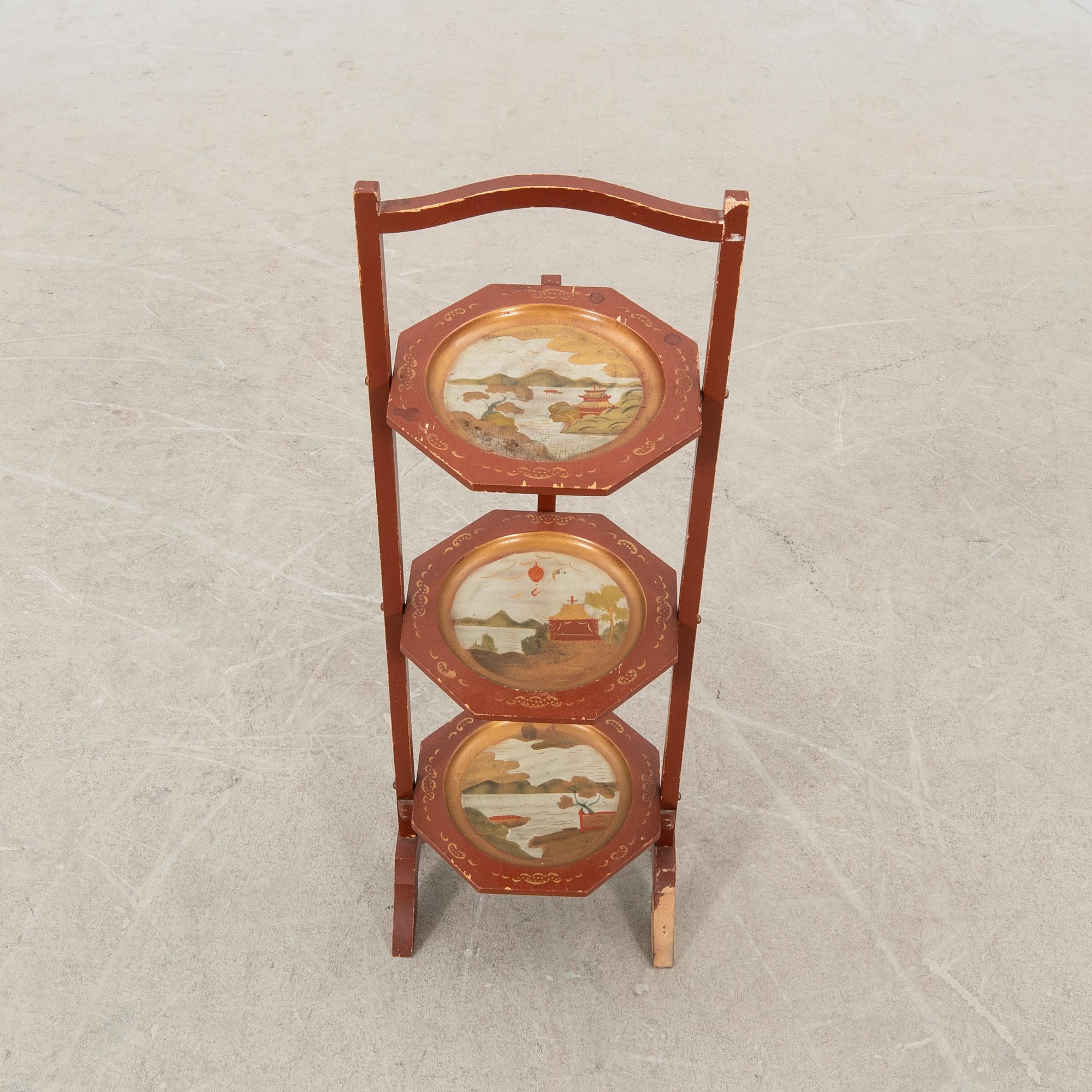 Cake stand from the beginning of the 20th century.