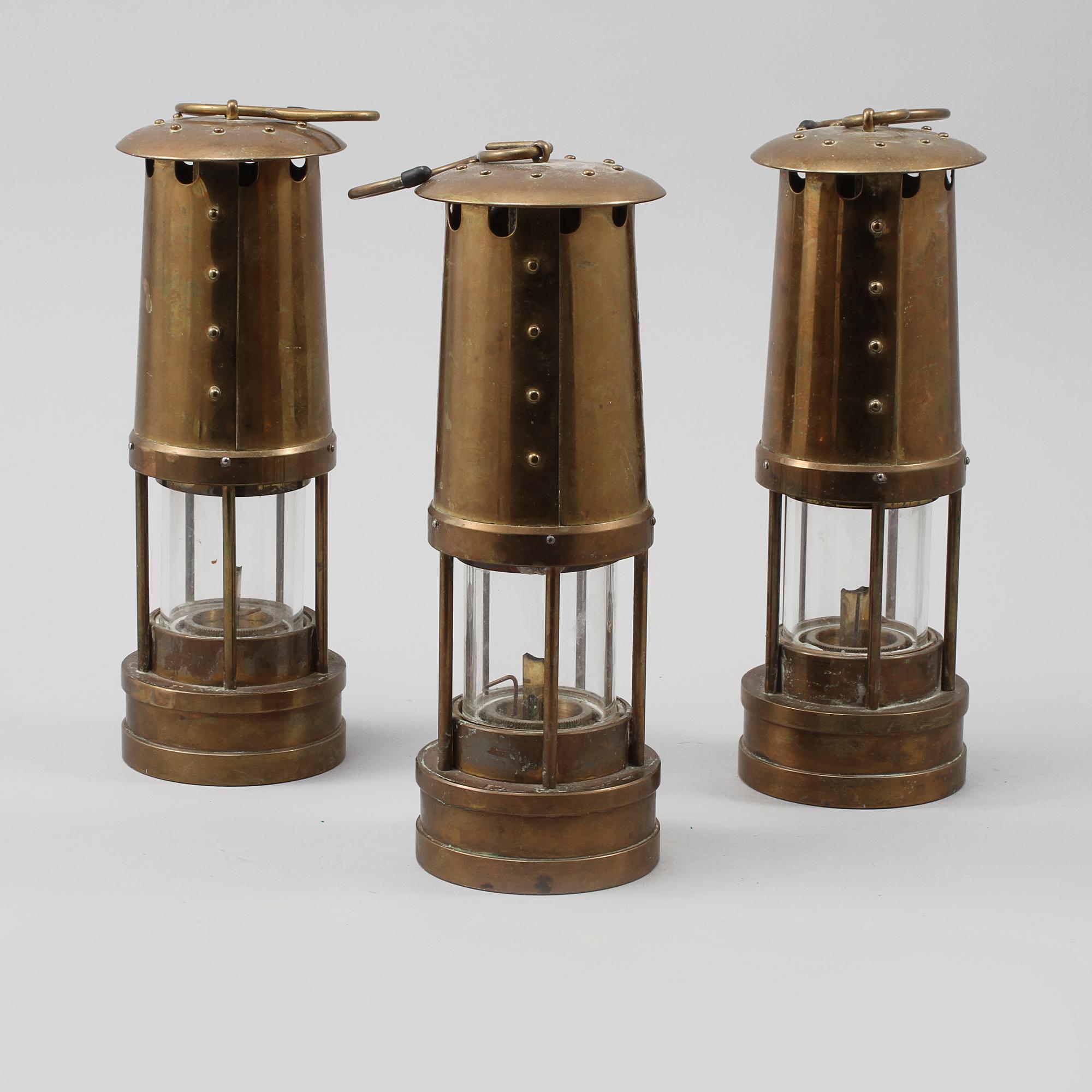 GRUVLAMPOR, 3 st, E.Thomas & Williams, Wales, 1900-talets andra hälft.