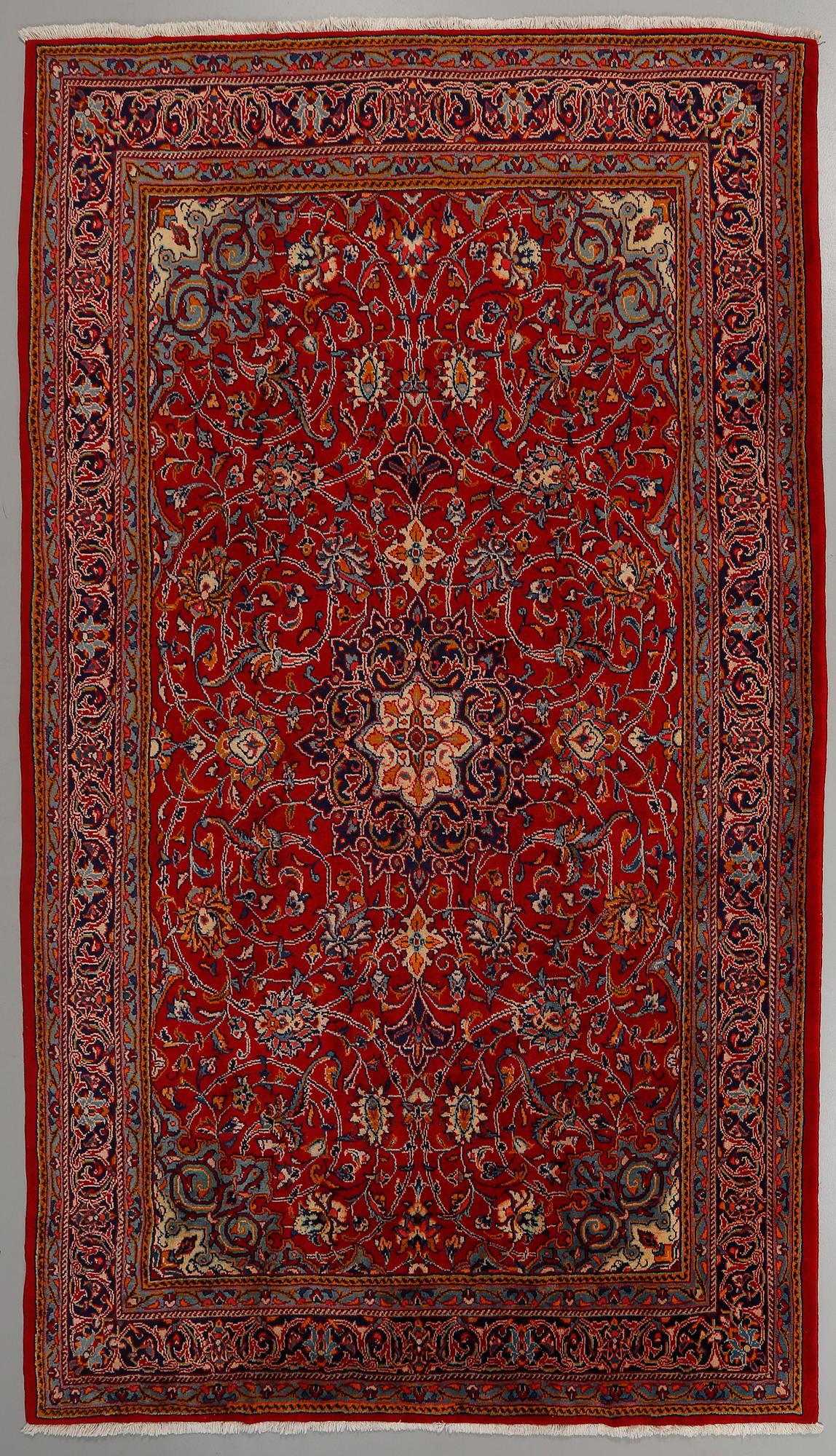MATTA, orientalisk, modern tillverkning, ca 317 x 223 cm.