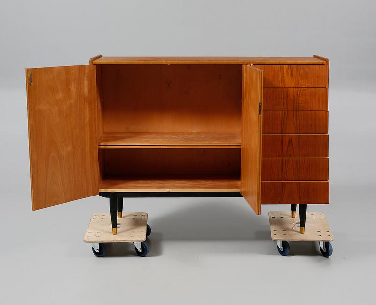 SIDEBOARD, 1900-talets andra hälft.