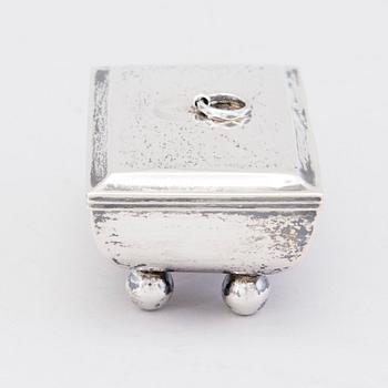 SKRIN och BÄGARE, silver, Carl Lagström Åbo 1860 och Wilhelm Porthan, Viborg 1888.